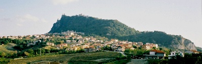 S.Marino visto da Ventoso  (26720 byte)